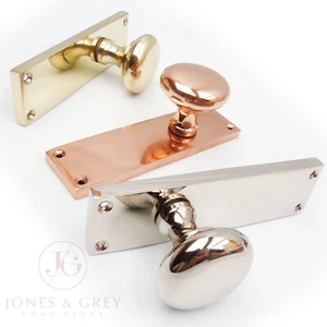 SOLID BRASS NEW YORK STYLE ROUND DOOR KNOBS HANDLES ON LONG BACKPLATE - Picture 1 of 7