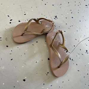 Mini Reef Escape Size 7/8 Gold Straps Flat Flip Flop Slingback Sandals - Picture 1 of 4
