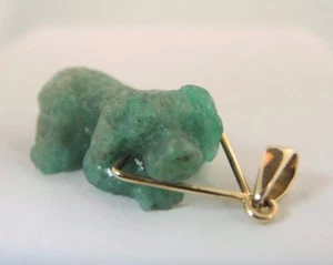 Colombian Carved Emerald Pendant Poodle Dog 18K Yellow Gold Fine Muzo - Picture 1 of 12