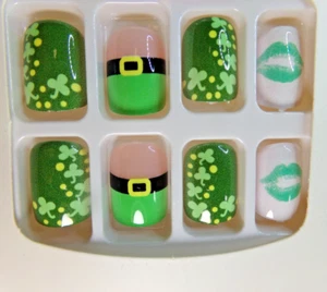 Do it Yourself Nails Irish Green Lucky Clover St. Patrick's Day Shiny Short - Picture 1 of 2