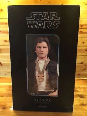 Figura Sideshow EXCLUSIVA Han Solo Formato Premium Star Wars 172/250 Medalla Yavin Foto 1 de 4