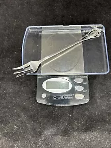 Lunt "Monticello" Sterling Silver Cocktail Seafood Fork without Monogram NM - Picture 1 of 7