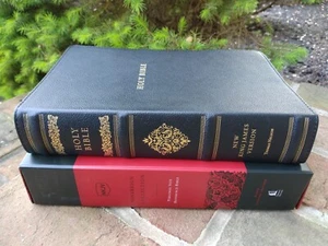 NKJV Personal Size Reference Bible Sovereign Collection-Black Genuine Leather - Foto 1 di 13