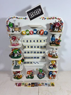 Figuras coleccionables del calendario perpetuo de M&M de Danbury como nuevas - ver estado Foto 1 de 4
