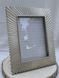 Vtg Laura Ashley starburst photo frame 7x5 freestand or wall landscape portrait - Picture 1 of 9