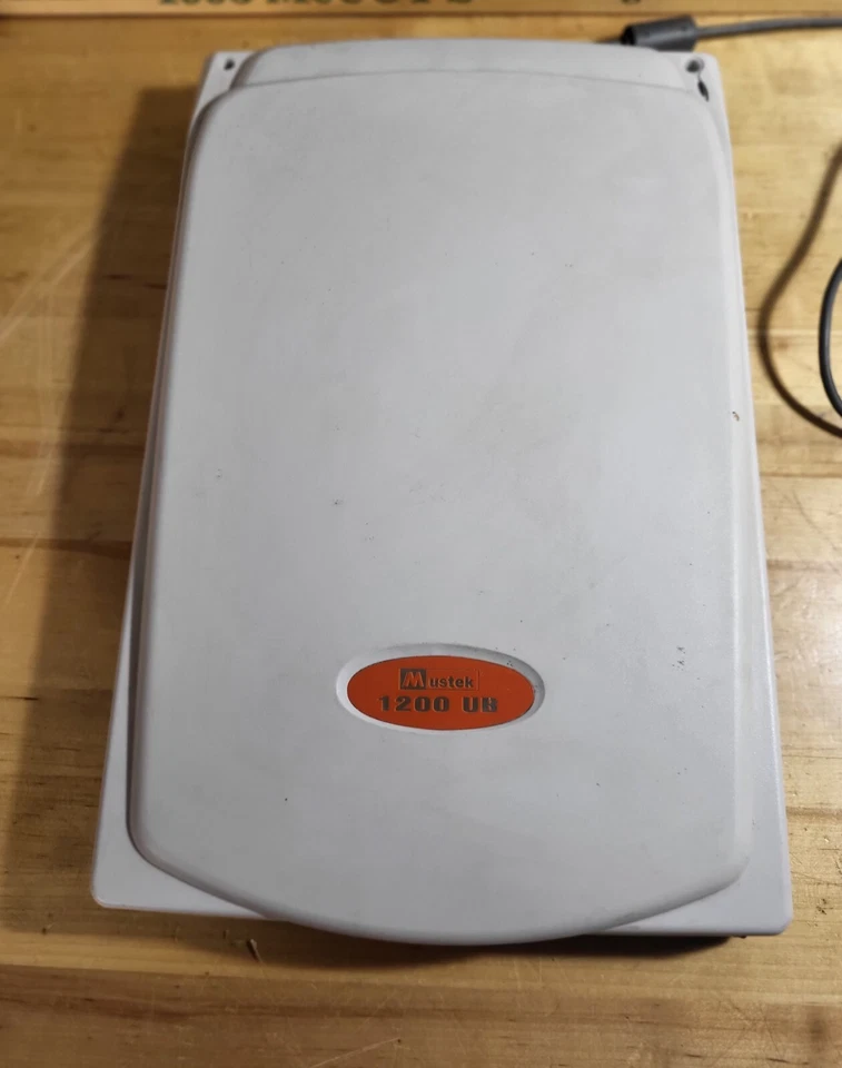 Mustek Plug-n-Scan 1200 UB Flatbed Scanner - USB Powered Scan w/Installation CD - Image 1 of 4