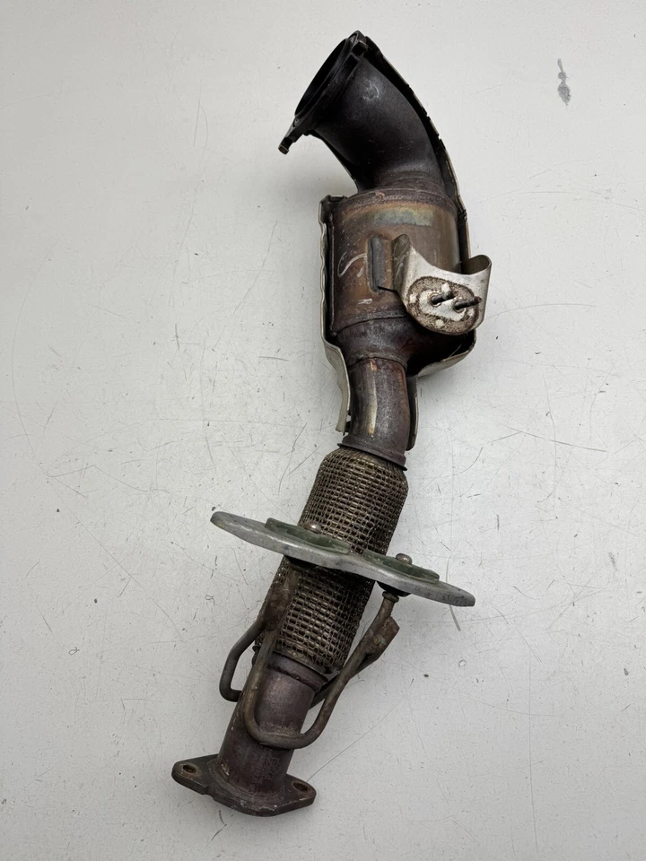 Convertidor catalítico delantero para Ford Fusion 2013 2014 2015-2020 L4 1,6 L 1,5 L Foto 1 de 4