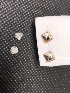 plastic gold square earrings - Picture 1 of 3