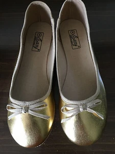 FANCY Girl's shoes, NEW, GOLD, slip on, size 6, for 18 mo. old - Picture 1 of 3