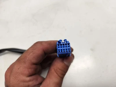 2003-06 GMC Yukon Passenger Right Side Mirror W/O Turn Signal (DL8) *Silver 926L - Image 1 of 4