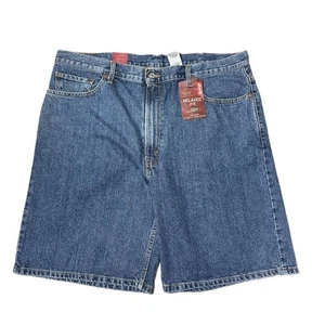Levi's 550 NWT Men’s Denim Shorts Size 42 Relaxed Straight Fit Medium Wash - Picture 1 of 7