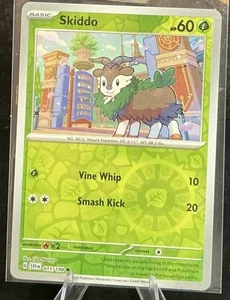 Tarjeta Pokémon Skiddo 011/198 Reverse Holo 2023 Scarlet & Violet casi nueva - Imagen 1 de 1