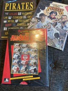 Lot of 3 Pittsburgh Pirates Magazines - Books 1990s - Picture 1 of 5