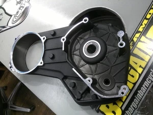 Harley NEW WRINKLE Black Touring 60677-01B inner primary COVER FLHT FLHR 01-06 - Picture 1 of 5
