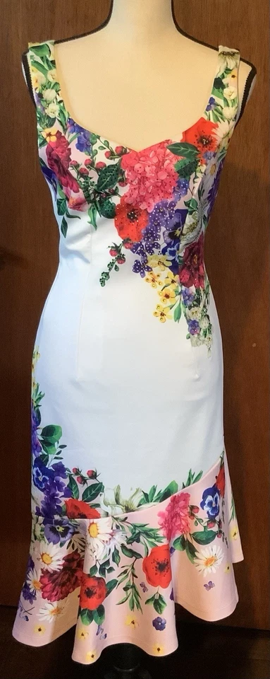 Vestido VENUS Blanco Floral Estrás Adornado Volantes Borde Sin Mangas Elástico M Foto 1 de 4