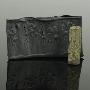 ANTIKE NAHÖSTLICHE HARTSTEIN ZYLINDERDICHTUNG - UM - 1200 - 950 V. Chr. (099) - Bild 1 von 1