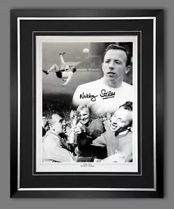 Nobby Stiles Signed And Framed England Football 12x16 Photograph. Memorabilia - Picture 1 of 3