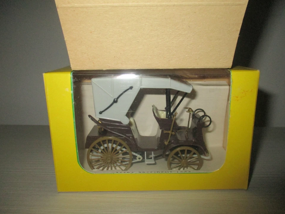 TATRA PRESIDENT 1897 REF.03-A IGRA  SCALA 1/36 OBSOLETO - Immagine 1 di 1