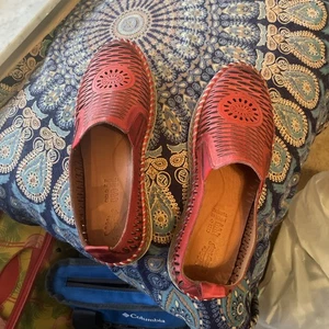 Spring Step Leather Perforated Slip-Ons Ingrid Red - size 6.5 - Picture 1 of 10