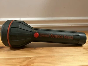 Rare Vintage Working Coleman Outdoor Series Green Plastic Flashlight - Picture 1 of 7