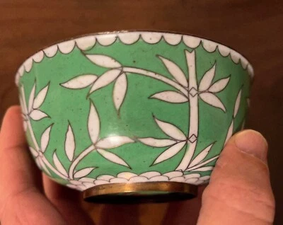 Антикварная китайская экспортная кантонская медная эмалированная чаша XIX века из зеленого бамбука No1 - Изображение 1 из 4