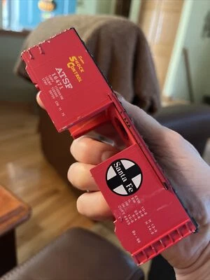 Model Power HO scale DieCast ... METAL Santa Fe 40' Box Car #16471 SHELL ONLY - Image 1 of 4