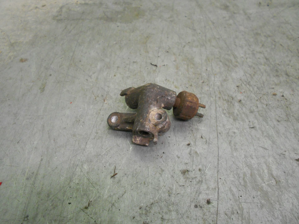 Kawasaki kh 250 сплиттер передней тормозной трубы - Изображение 1 из 1