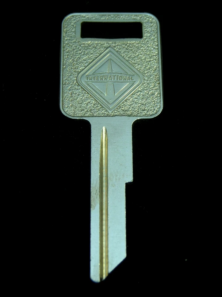 INTERNATIONAL HARVESTER SCOUT, camión Navistar llave de encendido en blanco se adapta a 1973-2004 Foto 1 de 4