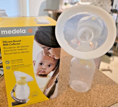 Medela  HARMONY Manual Breast Pump 🆕 As Shown And Milk Collector - Image 1 of 4