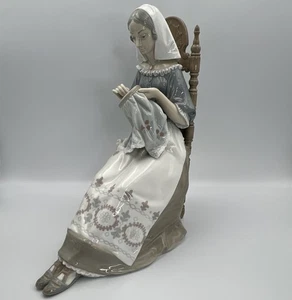 Figura Bordadora Lladro (4865) 11.5” X 8.5” X 5” Hecha en España Difícil de Encontrar Pieza - Imagen 1 de 18