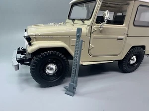 Hi Lift Wagenheber im Maßstab 1:24 unbemalt Resin - Bild 1 von 4