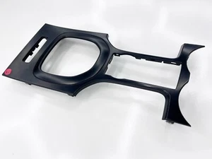 Holden VE Series 1 Black Auto Gear surround trim SV6 SS SSV Commodore Sedan 01 - Bild 1 von 5