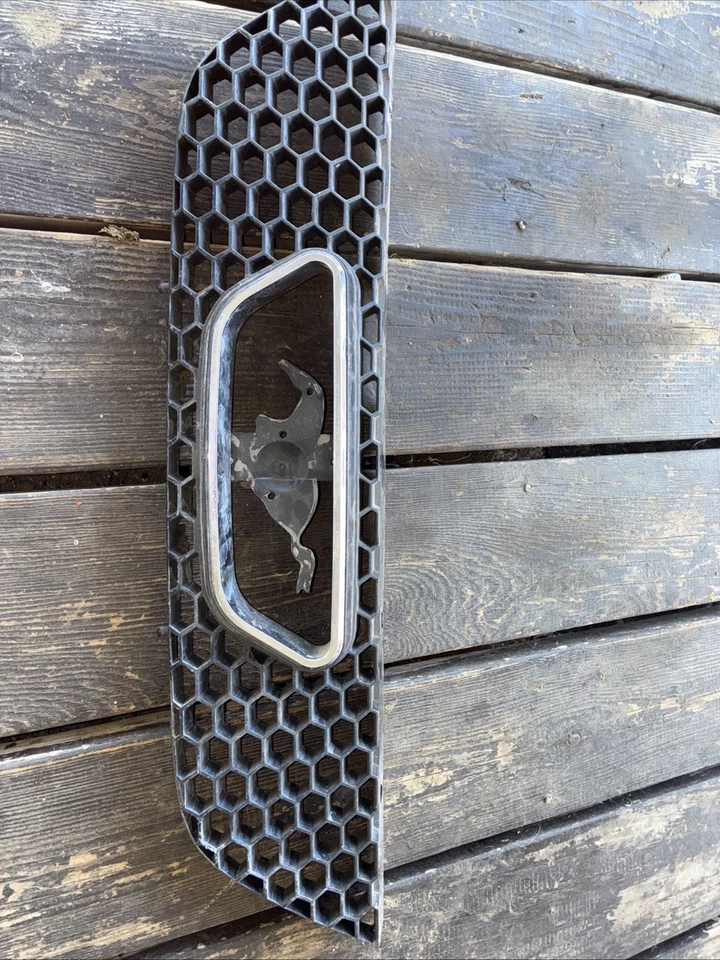 Replacement Front Grille for 1999-2004 Ford Mustang NEW - Image 1 of 1