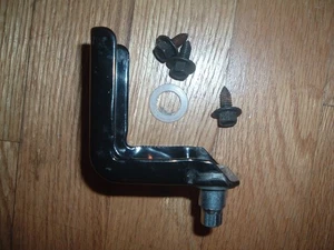 240314011 Staffa cerniera porta nera frigorifero OEM Electrolux inferiore 240314003 - Foto 1 di 3