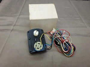 ALL ELECTRONICS CORP 12V DC=12 RPM / 24V DC=24 RPM DC MOTOR w/ GEAR #DCM-44 - Picture 1 of 10