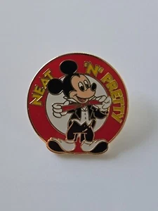 2001 Disney Mickey Mouse in Tuxedo Neat 'N' Pretty Trading Pin - Picture 1 of 2