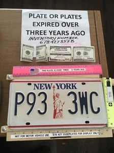NEW YORK STATUE OF LIBERTY LICENSE PLATE , VINTAGE. CLASSIC , SHIPS FAST  - Picture 1 of 2