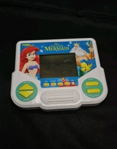 Tiger Electronics Disney's Little Mermaid Handheld Spiel Retro 2020 Hasbro funktioniert - Bild 1 von 3
