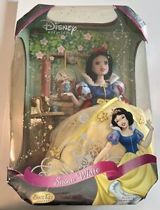 Disney Princess Doll Snow White Brass Key Porcelain.