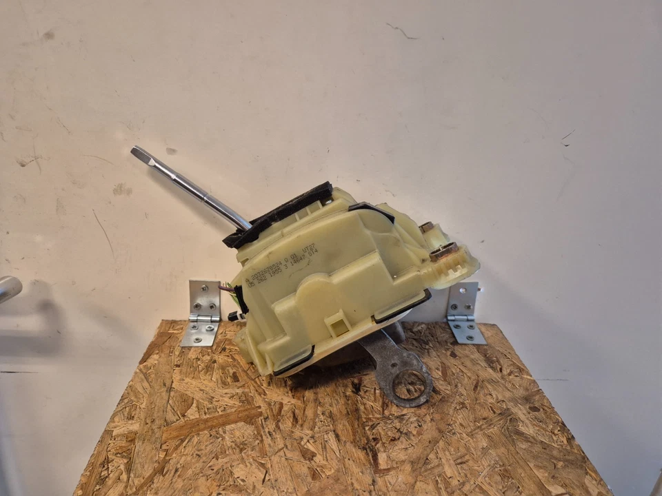 Mercedes-Benz C Class W203 / CLK W209 Gear Shift Linkage Gear Selector A2032678524 - Image 1 of 4