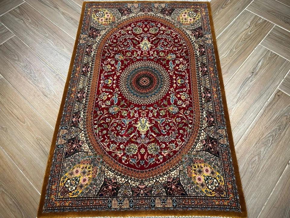 Alfombra colgante de pared medallón de lujo ilustrada seda 100 % alta calidad 2x3 pies Foto 1 de 4