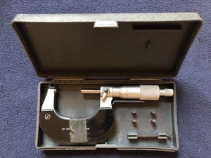 Mitutoyo Mikrometer / Bügelmessschraube 25 - 50 mm in kleiner Kiste #007E - Bild 1 von 4