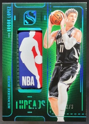 2024-25 Panini Silhouette Brook Lopez Threads Logoman Platinum/3 Bucks BS7 Foto 1 de 4