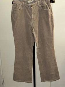 Pantalones St Johns Bay para mujer corte bota 12 pana elástico marrón camel - Imagen 1 de 10
