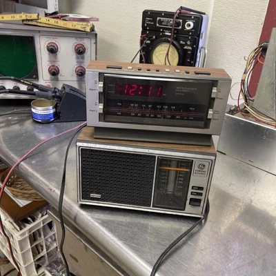 Reloj Radio Vintage JC Penny Modelo 680-3795 Y GE 7-4115B AM FM REPUESTOS Foto 1 de 2