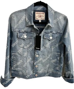 $179 True Religion Women’s Size S All Over logo Trucker Jeans Jacket Light Wash - Picture 1 of 16