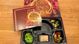 The Lord Of The Rings Risk Board Game Hasbro Parker 2002 UK Version COMPLETE GC - Picture 1 of 1