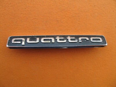 AUDI A3 A4 A5 A6 A7 A8 Q3 Q5 Q7 QUATTRO EMBLEMA LOGOTIPO INSIGNIA USADO SÍMBOLO OEM A20910 Foto 1 de 3