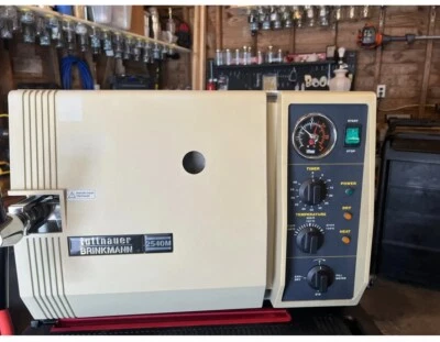 Esterilizador manual en autoclave Tuttnauer 2540M (tal cual) Foto 1 de 4