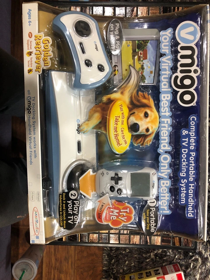 2006 Jakks Pacific VMIGO Golden Retriever Handheld Plug & Play Virtual Pet Game